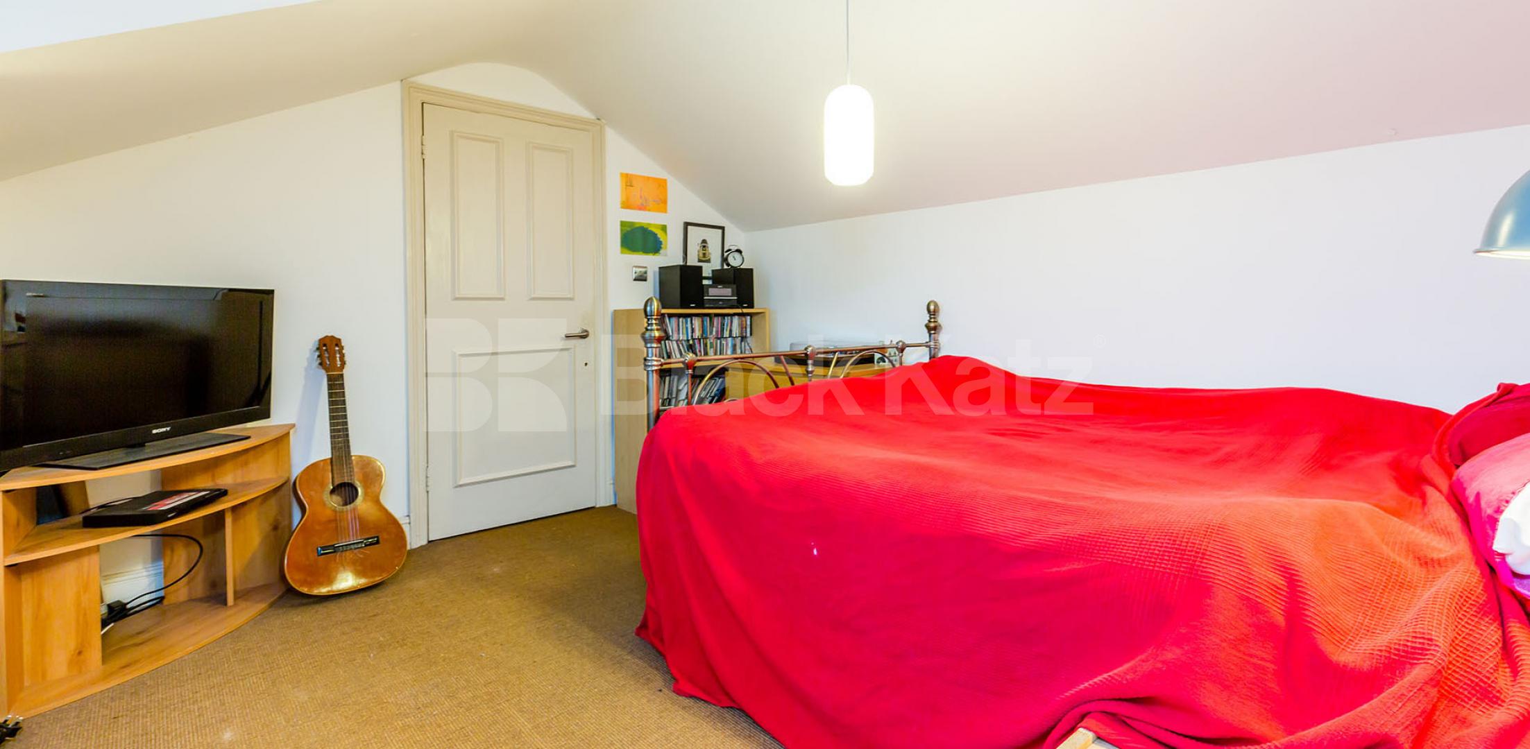 			2 Bedroom, 1 bath, 1 reception Flat			 Tufnell Park Road, TUFNELL PARK